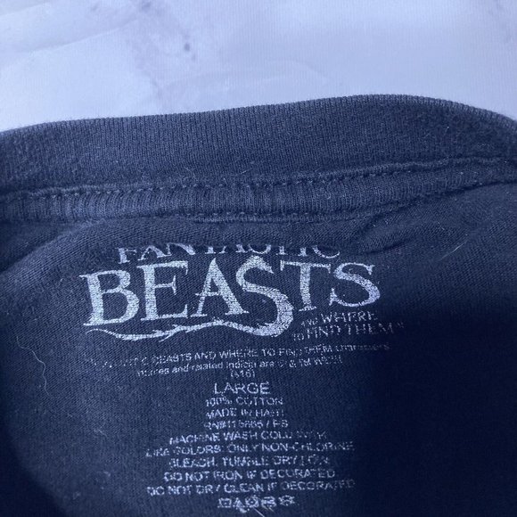 Fantastic Beasts and Where To Find Them T Shirt Womens Sz Large Magical Congress - Picture 3 of 4